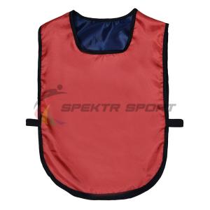 Купить Манишка футбольная двусторонняя универсальная Spektr Sport красно-синяя в Краснотурьинске 